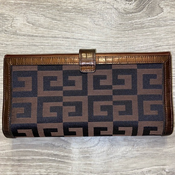 Givenchy Wallet - Picture 2 of 4